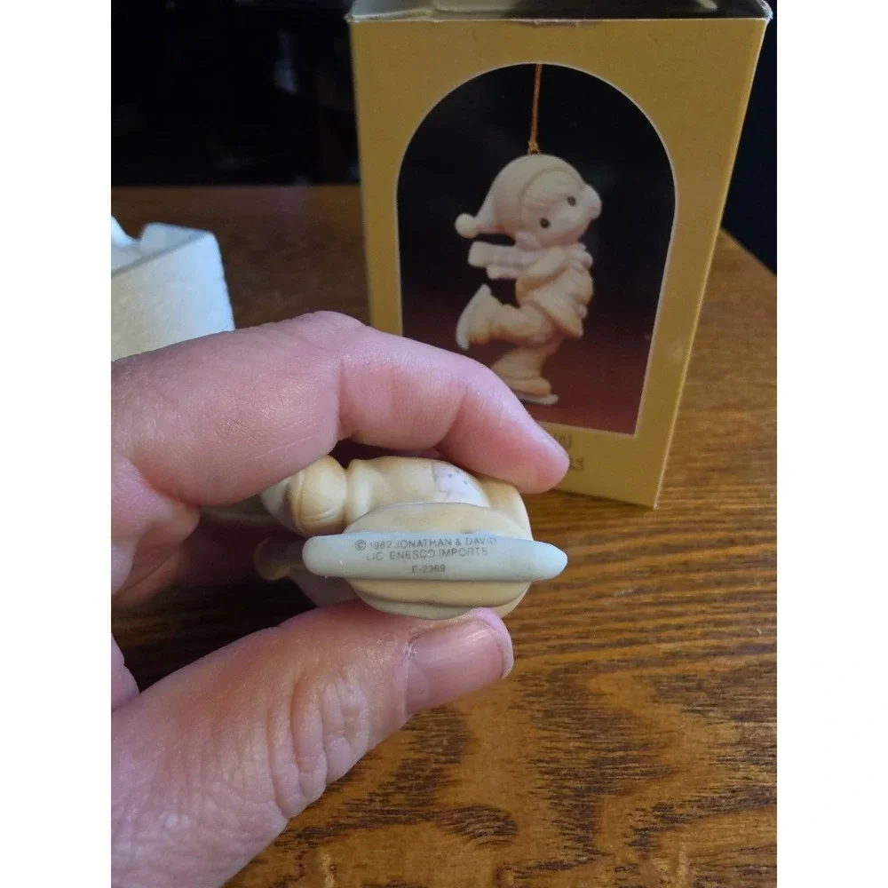 Precious Moments Ornament DROPPING IN FOR‎ CHRISTMAS E-2369